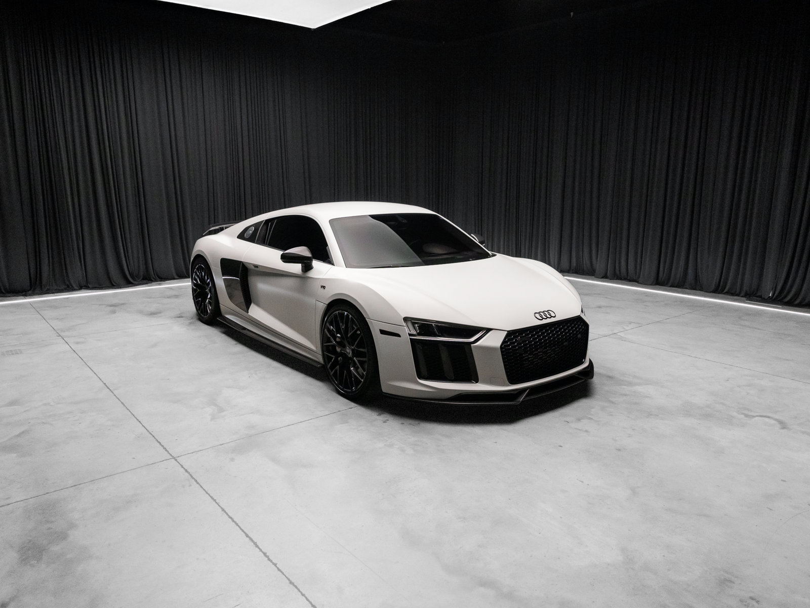 Used 2018 Audi R8 V10 plus AWD/4WD image 5