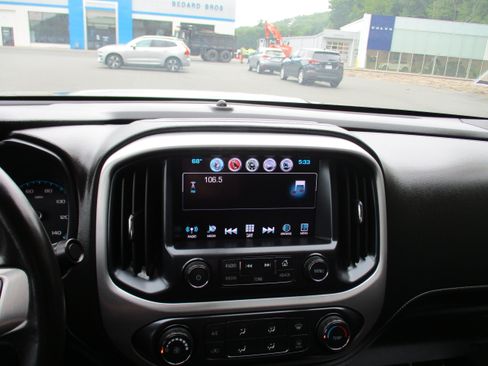 Used 2018 GMC Canyon SLE AWD/4WD image 15