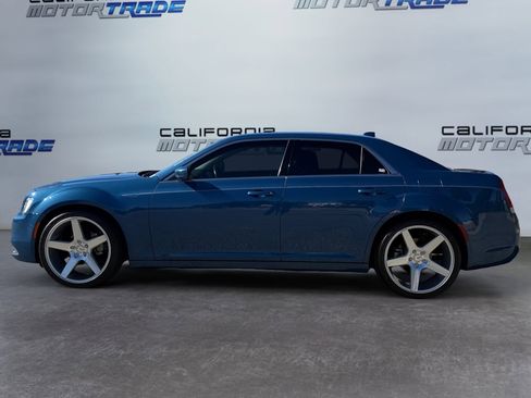 Used 2021 Chrysler 300 Touring w/ Driver Convenience Group image 8