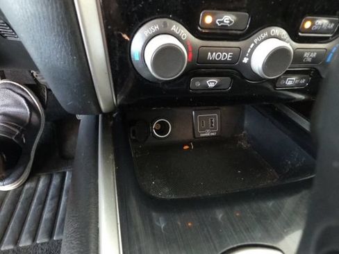 Used 2019 Nissan Pathfinder S FWD image 21