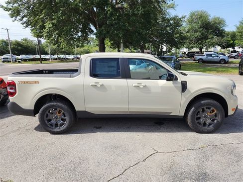 New 2024 Ford Maverick Tremor w/ Tremor Off-Road Package image 2