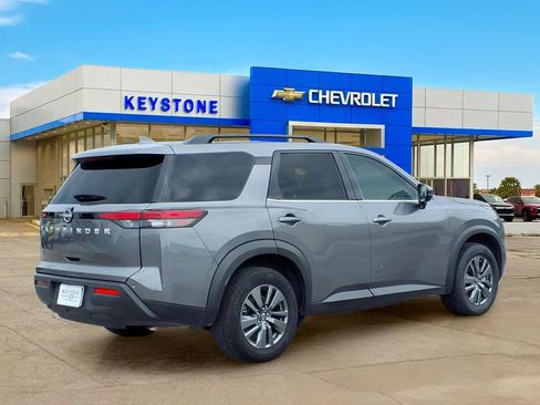 Used 2025 Nissan Pathfinder SV FWD image 7