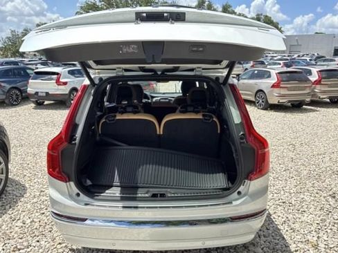 Used 2024 Volvo XC90 T8 Ultimate w/ Lounge Package AWD/4WD image 5