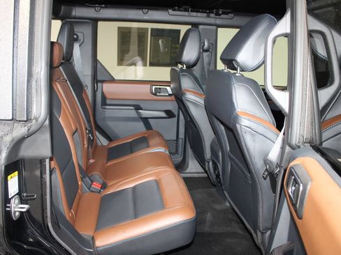 Used 2024 Ford Bronco Outer Banks AWD/4WD image 32