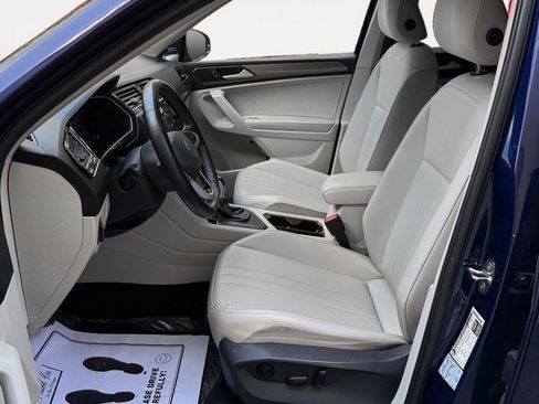 Used 2022 Volkswagen Tiguan SE FWD image 12