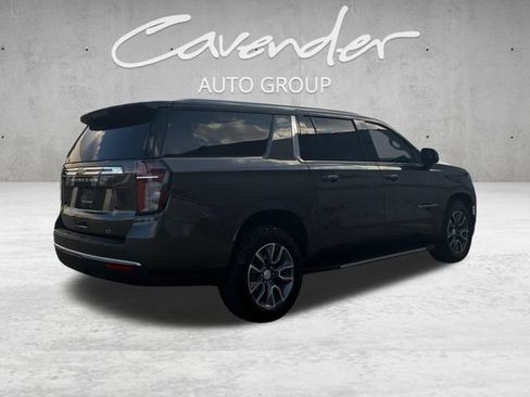 Used 2021 Chevrolet Suburban LT w/ LT Signature Package RWD image 16