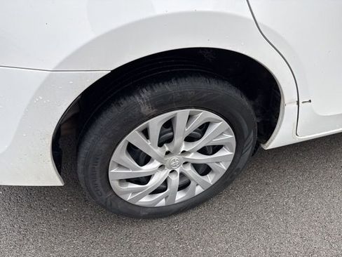 Used 2017 Toyota Corolla LE image 9