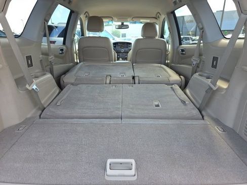 Used 2015 Nissan Pathfinder SL w/ SL Tech Package FWD image 28