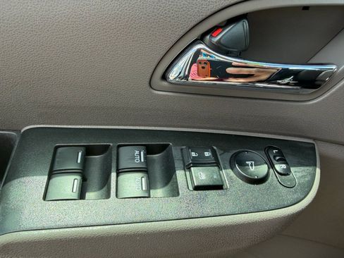 Used 2014 Honda Odyssey EX-L image 17