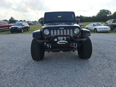 Used 2013 Jeep Wrangler Unlimited Sahara w/ Connectivity Group AWD/4WD image 3