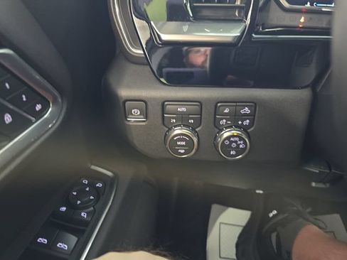 Certified 2026 GMC Sierra 1500 SLT AWD/4WD image 20