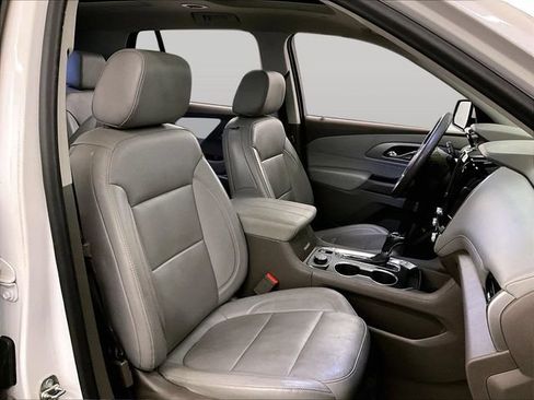 Used 2019 Chevrolet Traverse LT w/ LT Premium Package AWD/4WD image 8