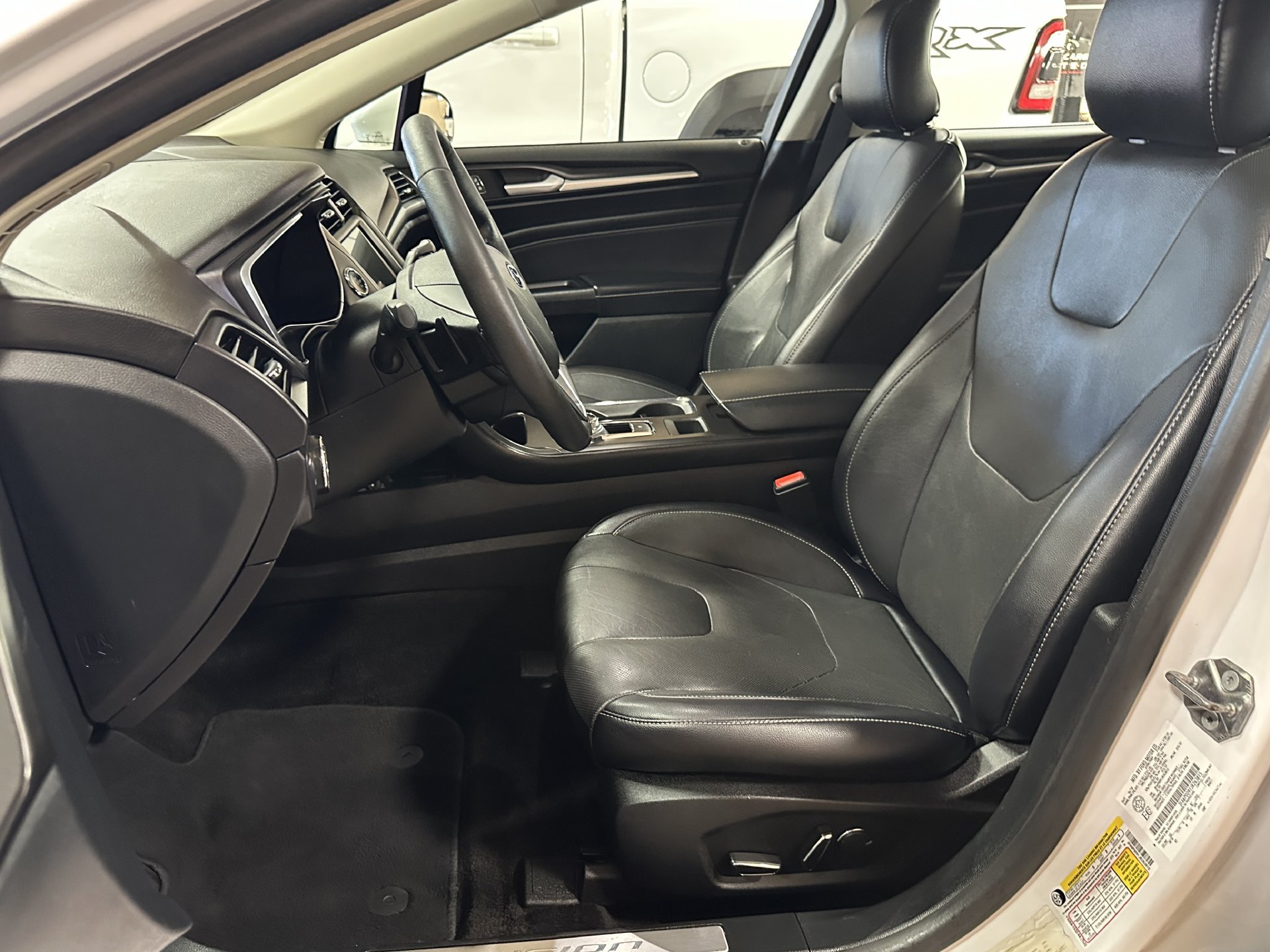 Used 2018 Ford Fusion Titanium AWD/4WD image 13