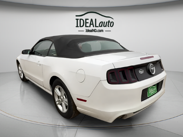 Used 2014 Ford Mustang Convertible RWD image 5