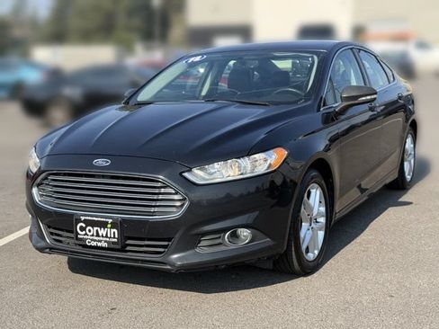 Used 2014 Ford Fusion SE w/ Equipment Group 202A FWD image 5