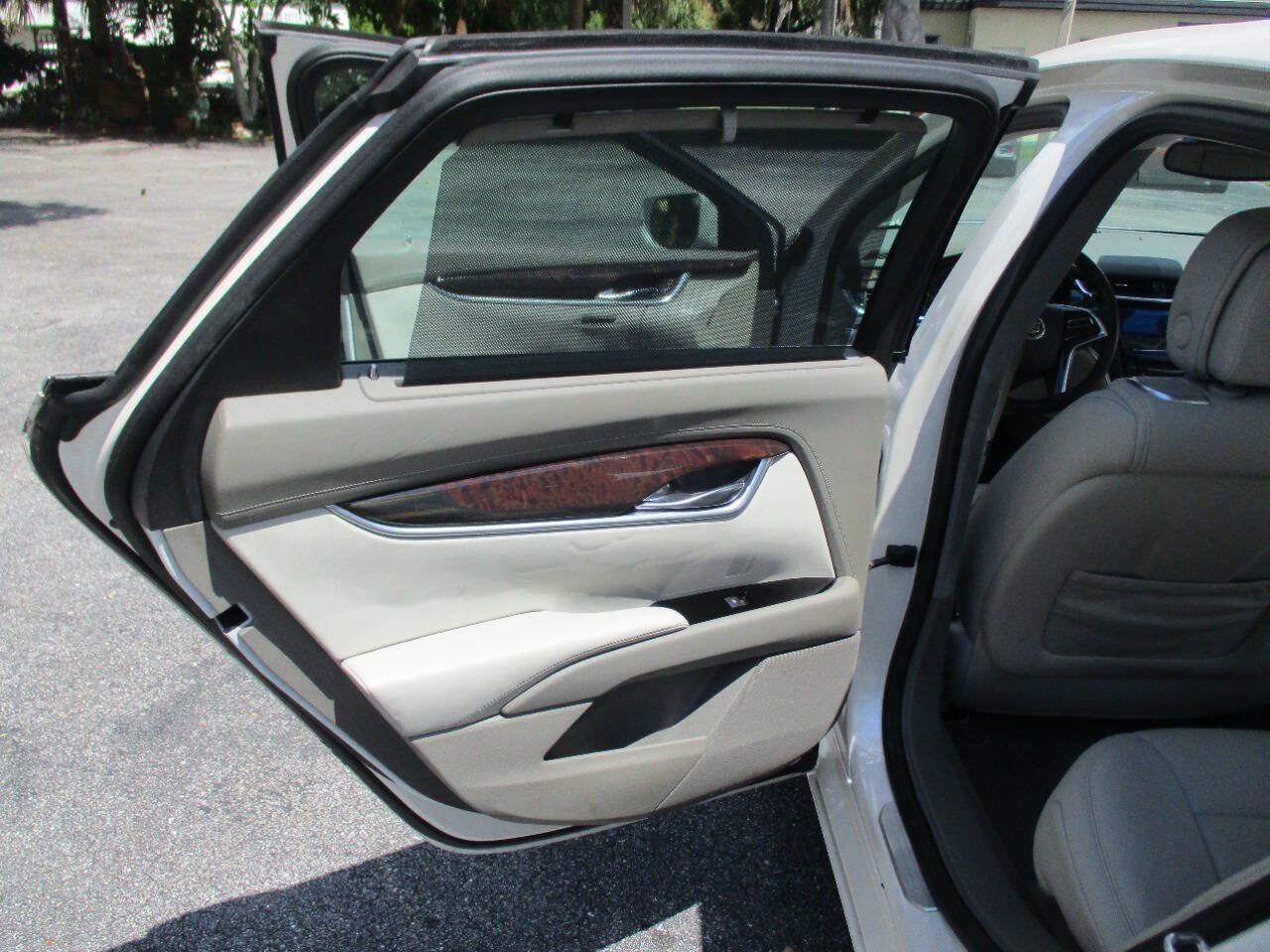 Used 2013 Cadillac XTS Platinum FWD image 24