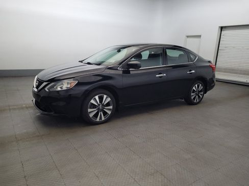 Used 2019 Nissan Sentra SV w/ Special Edition Package FWD image 2