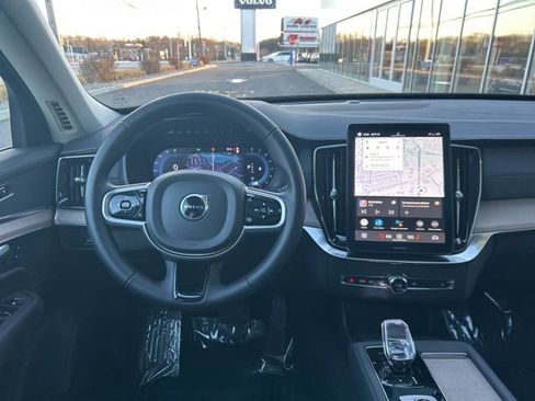 Used 2025 Volvo XC90 B5 Plus image 18