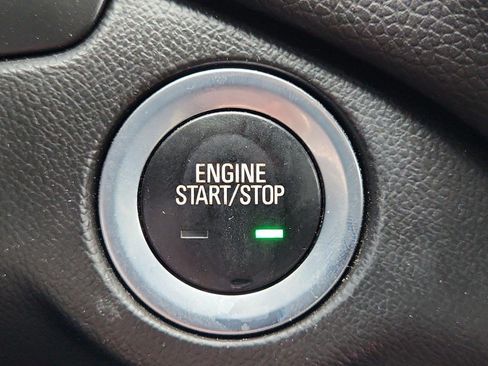 Used 2018 Chevrolet Equinox LT FWD image 32
