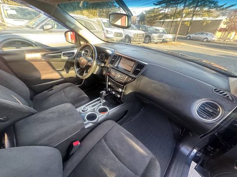 Used 2015 Nissan Pathfinder SV w/ Cargo Package image 20