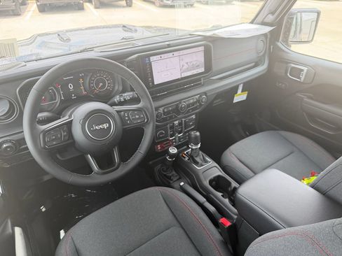 New 2026 Jeep Wrangler Unlimited Rubicon AWD/4WD image 15