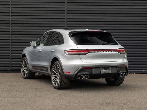 Certified 2026 Porsche Macan AWD/4WD image 3