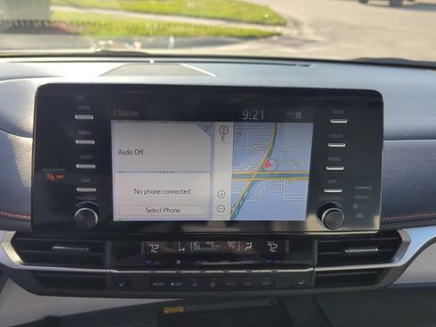 Used 2024 Toyota Sienna XSE w/ XSE Plus Package image 18