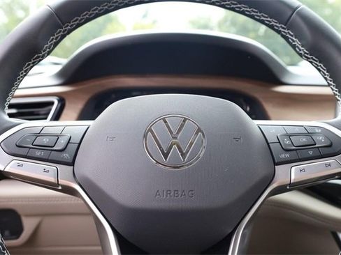 New 2026 Volkswagen Atlas SE image 11