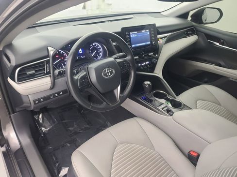 Used 2022 Toyota Camry SE w/ Cold Weather Package image 24