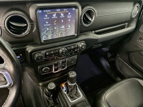 Used 2022 Jeep Wrangler Unlimited Sahara w/ Cold Weather Group AWD/4WD image 26