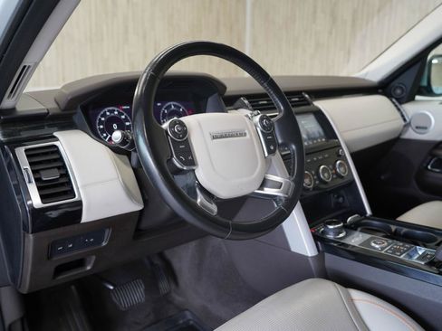 Used 2018 Land Rover Discovery HSE Luxury AWD/4WD image 11