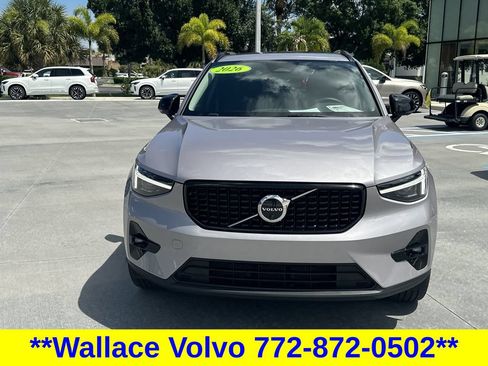 Used 2026 Volvo XC40 B5 Plus AWD/4WD image 3