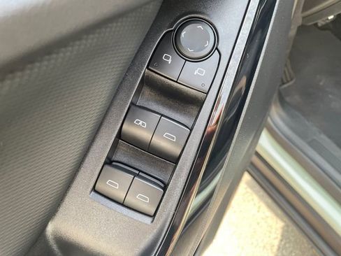 Used 2025 Chevrolet Equinox LT image 24