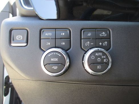 New 2026 GMC Sierra 2500 SLT w/ SLT Premium Package AWD/4WD image 19