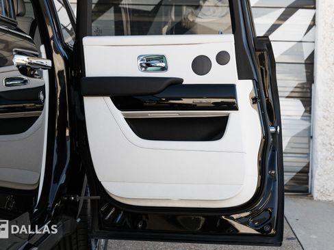 Used 2021 Rolls-Royce Cullinan image 29