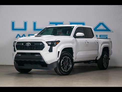 Used 2024 Toyota Tacoma TRD Sport image 1