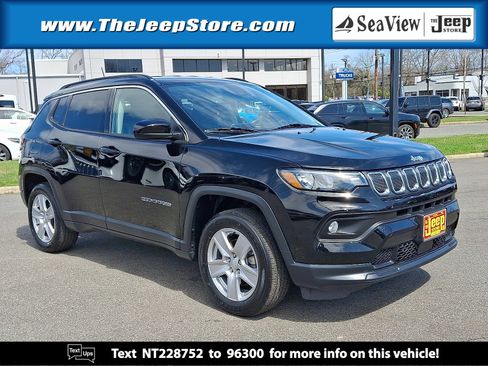 Certified 2022 Jeep Compass Latitude w/ Convenience Group AWD/4WD image 1