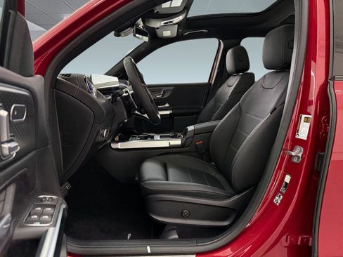 New 2026 Mercedes-Benz GLB 35 AMG 4MATIC image 5