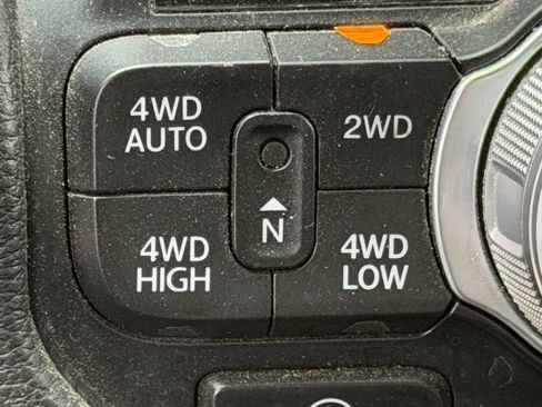 Used 2022 RAM 1500 Laramie AWD/4WD image 16