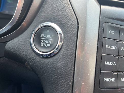 Used 2017 Ford Fusion SE w/ Equipment Group 601A FWD image 18