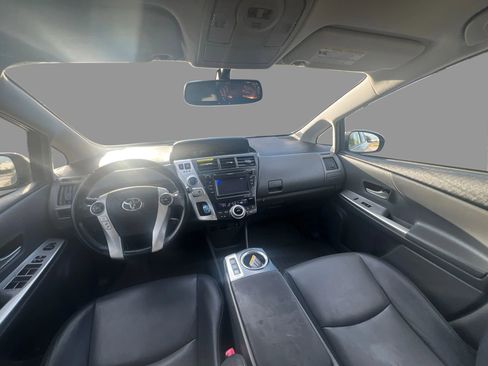 Used 2013 Toyota Prius V Five image 22