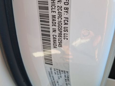 Used 2023 Chrysler Pacifica Limited FWD image 29