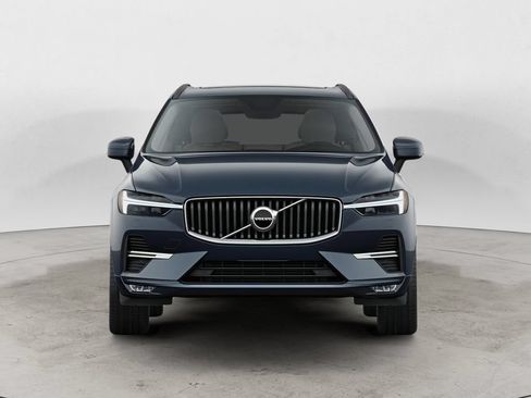 Used 2023 Volvo XC60 B5 Core w/ Climate Package AWD/4WD image 2