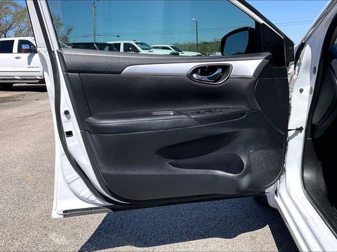 Used 2018 Nissan Sentra S image 17