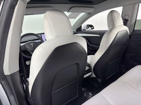 Used 2021 Tesla Model 3 Performance image 35