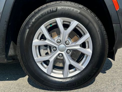 Used 2021 Jeep Grand Cherokee L Limited AWD/4WD image 12