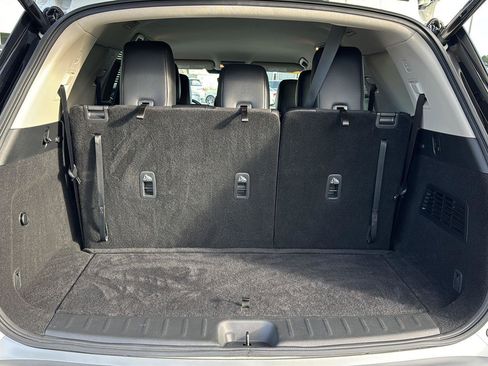 Used 2024 Nissan Pathfinder SL image 29