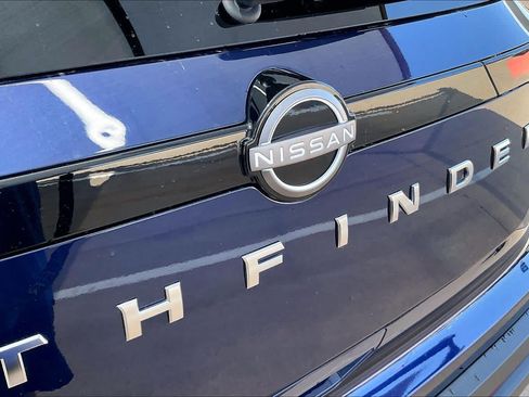 Used 2025 Nissan Pathfinder SV FWD image 29