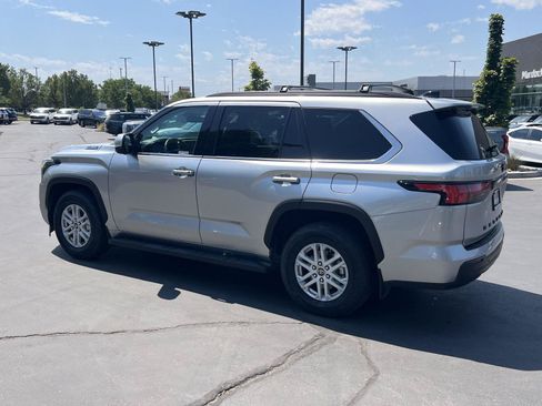 Used 2023 Toyota Sequoia SR5 AWD/4WD image 11
