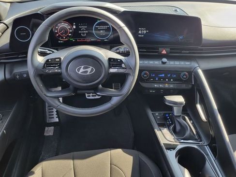Certified 2025 Hyundai Elantra SEL FWD image 6